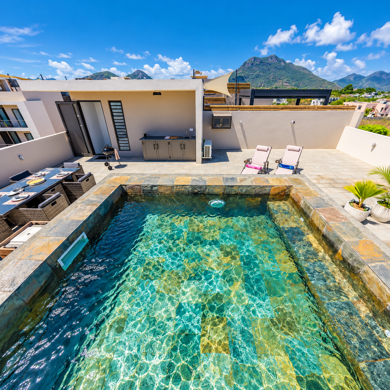 PENTHOUSE BLUEROCK E6